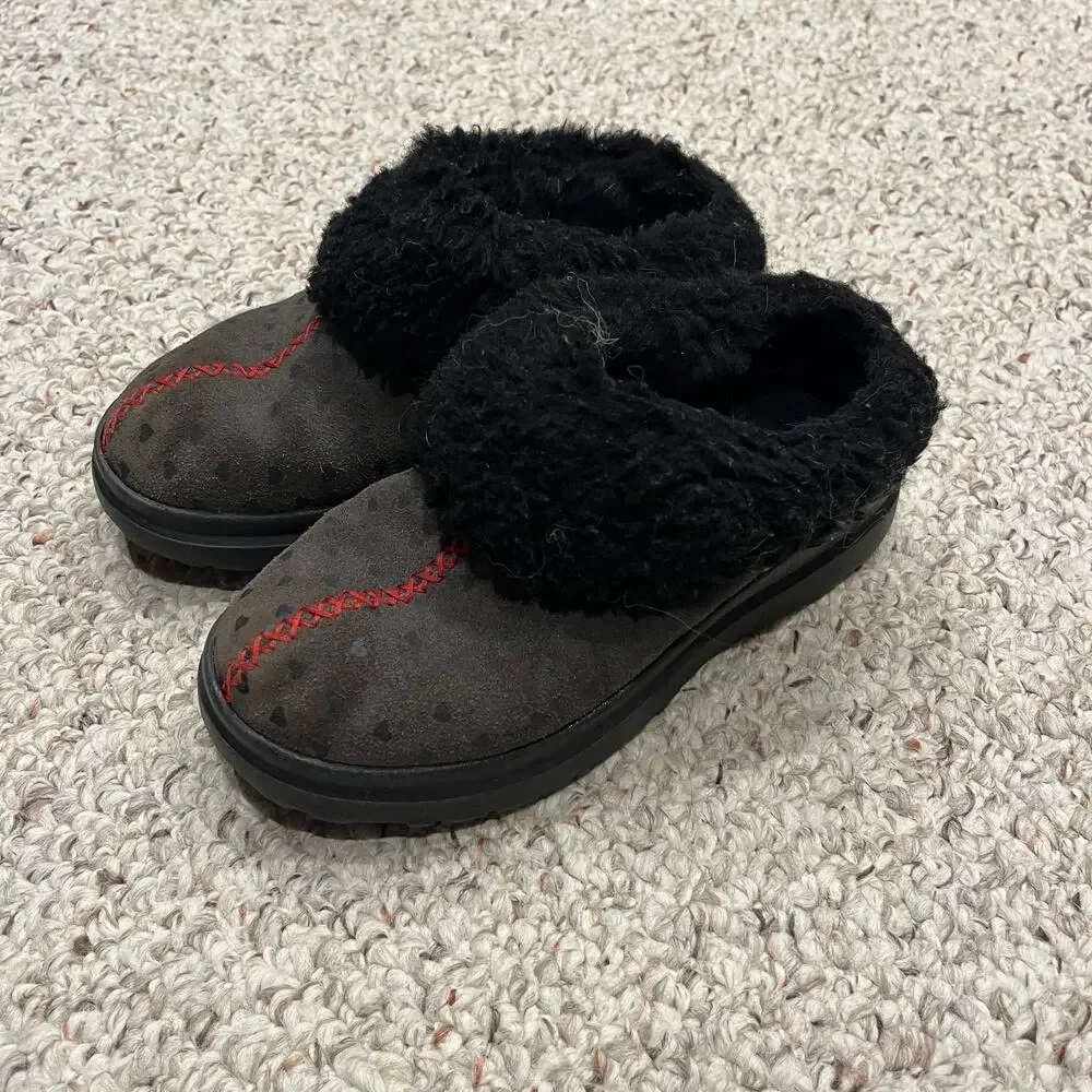 Ugg I Heart Dreams Suede Slippers Sz Girls 4 Black Red Heart Cozy Casual
